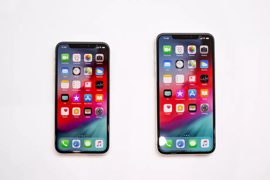 ويذكر أن شركة آبل تضيف إل جي كمزود شاشة OLED الثاني لجهاز iPhone XS و XS Max