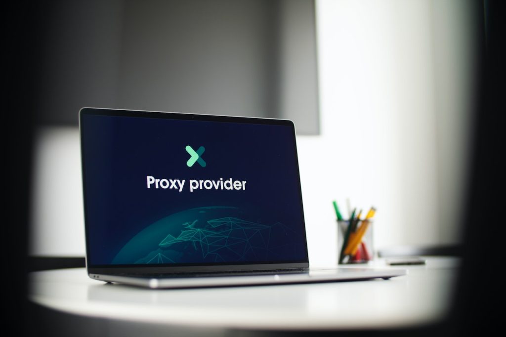ما هو البروكسي العكسي Reverse Proxy؟ وما هي فوائده وكيف يمكن تفعيله في Nginx وApache